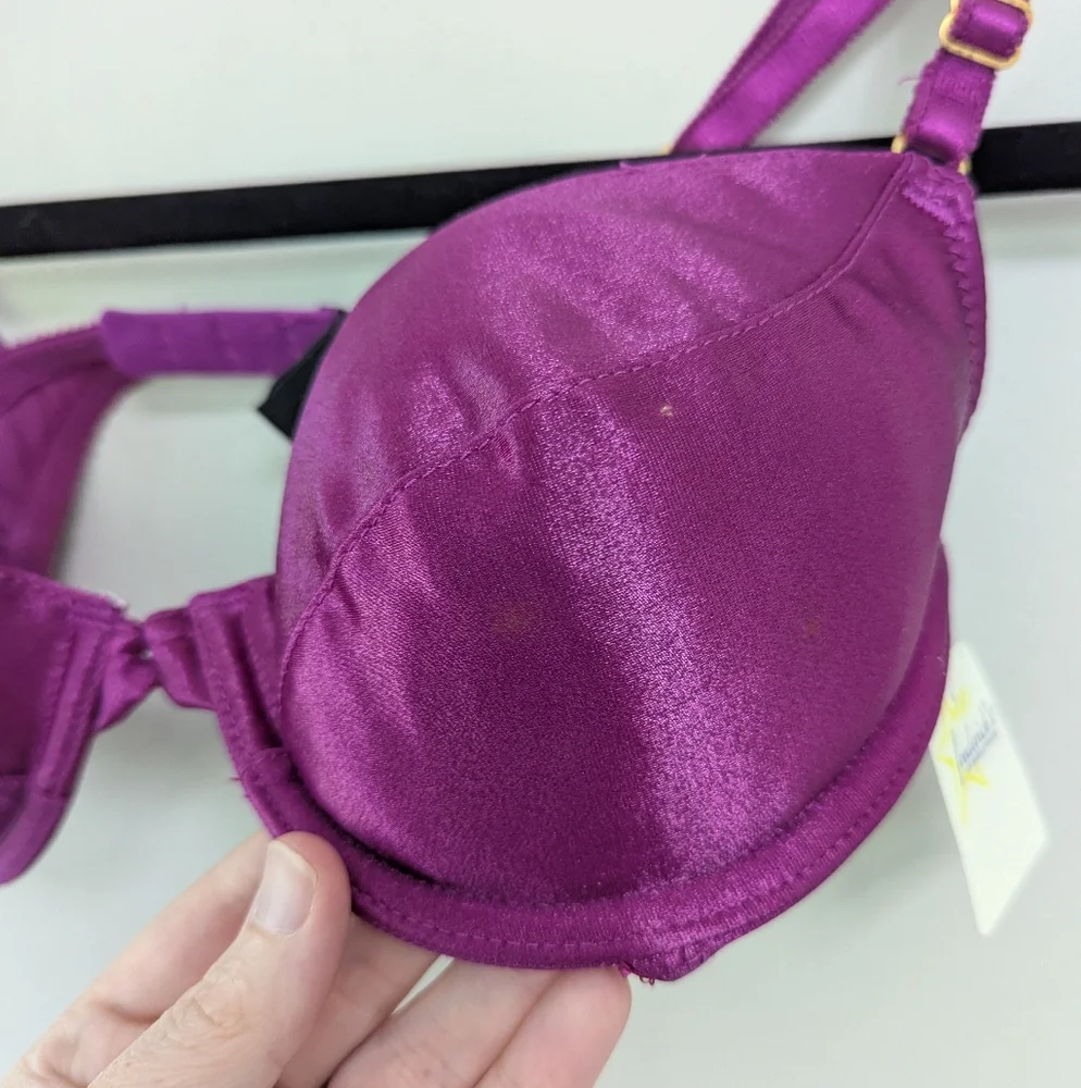 Vintage Fredericks Of‎ Hollywood Padded Demi Bra